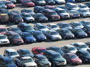 Распространение листовок под дворники автомобилей в г. Луганске    