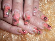 Наращивание акрилом